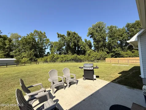 305 Agatha Court Jacksonville NC 28540
