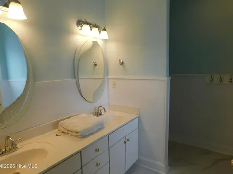 107 Beacon Street Harkers Island NC 28531