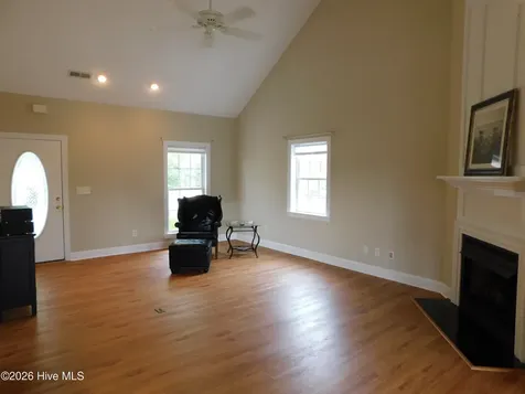 107 Beacon Street Harkers Island NC 28531