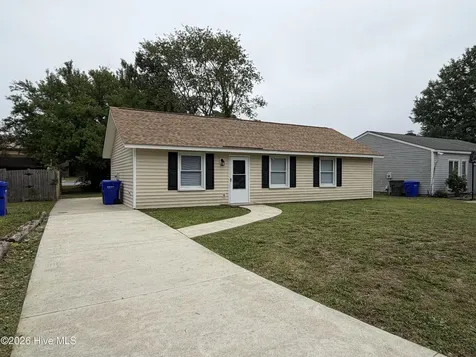 102 Fletcher Place Greenville NC 27858