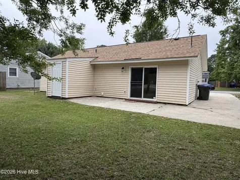 102 Fletcher Place Greenville NC 27858