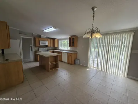 293 S Currituck Road Currituck NC 27929