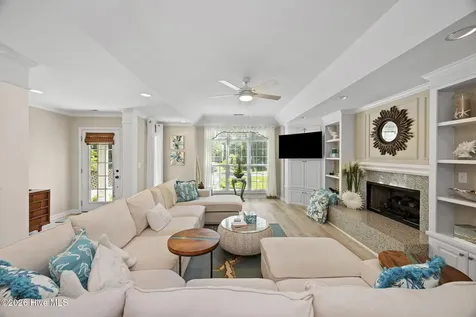 417 Holly Street Emerald Isle NC 28594