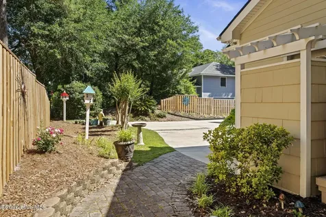417 Holly Street Emerald Isle NC 28594