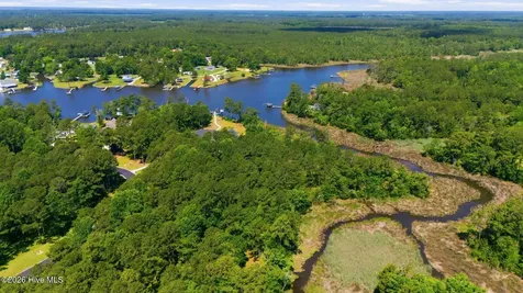 292 Southern Plantation Drive S Oriental NC 28571