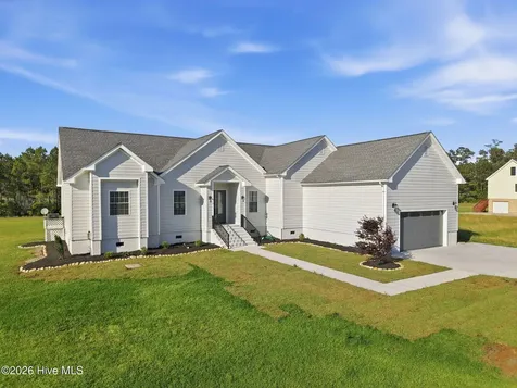 117 E Dowry Creek Belhaven NC 27810