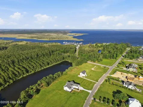 117 E Dowry Creek Belhaven NC 27810