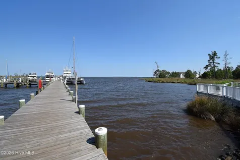 117 E Dowry Creek Belhaven NC 27810