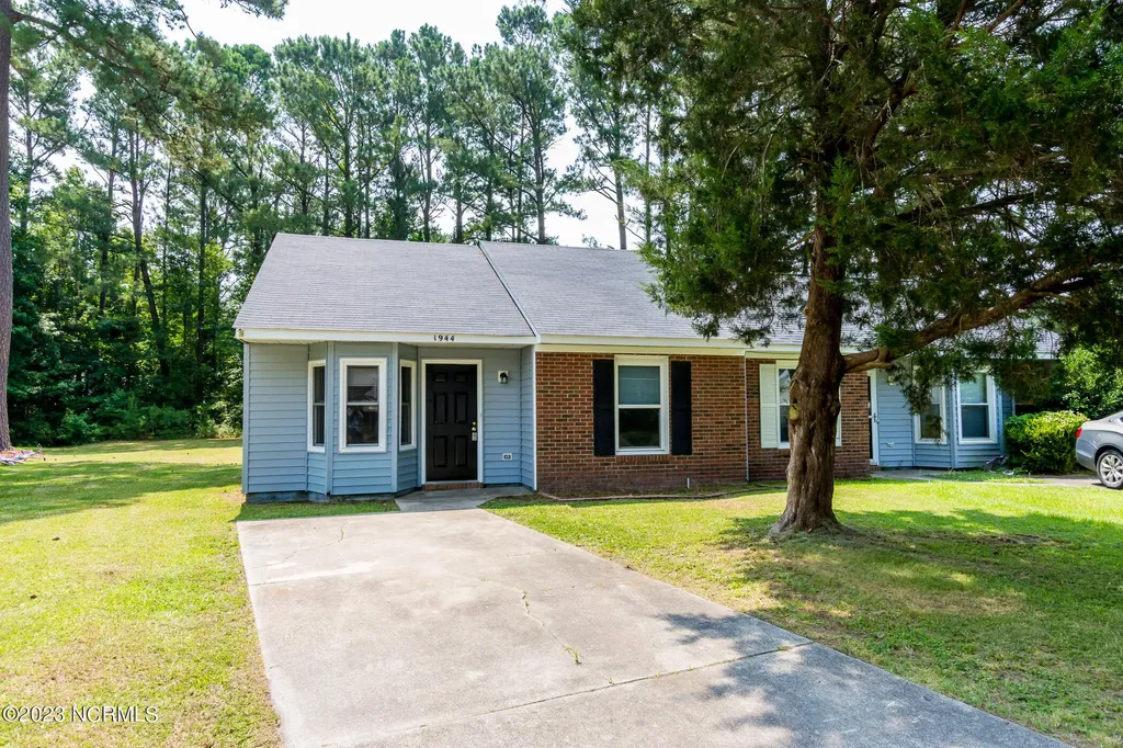 1944 Heather Loop Midway Park NC 28544