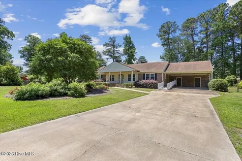 221 Pinewood Circle Goldsboro NC 27534