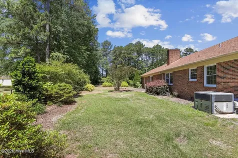 221 Pinewood Circle Goldsboro NC 27534
