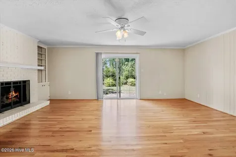 221 Pinewood Circle Goldsboro NC 27534