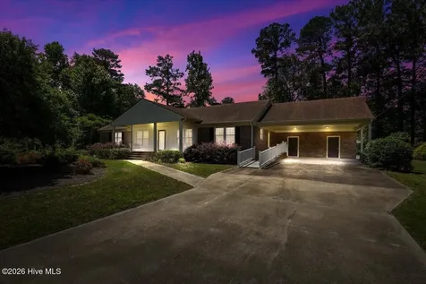 221 Pinewood Circle Goldsboro NC 27534