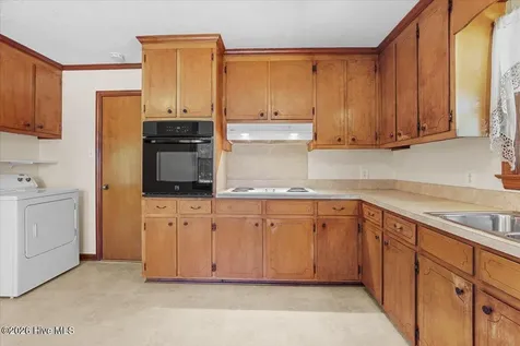 221 Pinewood Circle Goldsboro NC 27534