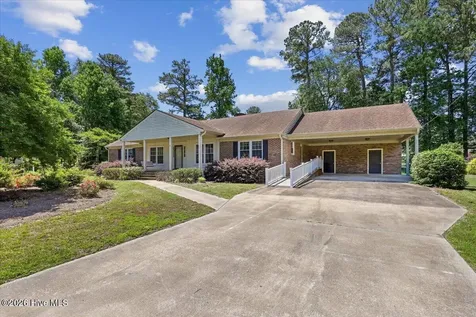 221 Pinewood Circle Goldsboro NC 27534
