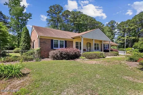 221 Pinewood Circle Goldsboro NC 27534