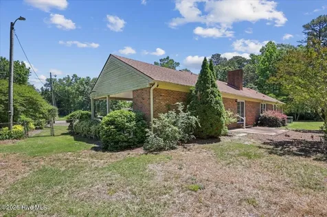 221 Pinewood Circle Goldsboro NC 27534