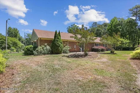 221 Pinewood Circle Goldsboro NC 27534