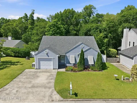 2916 Mandy Lane Morehead City NC 28557