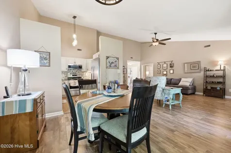 2916 Mandy Lane Morehead City NC 28557