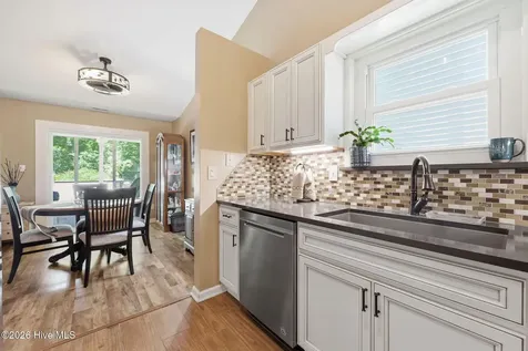 2916 Mandy Lane Morehead City NC 28557
