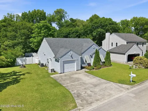 2916 Mandy Lane Morehead City NC 28557
