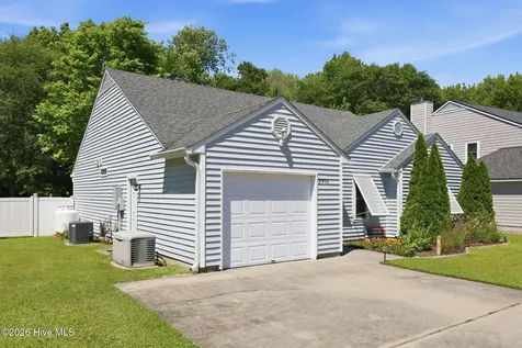 2916 Mandy Lane Morehead City NC 28557