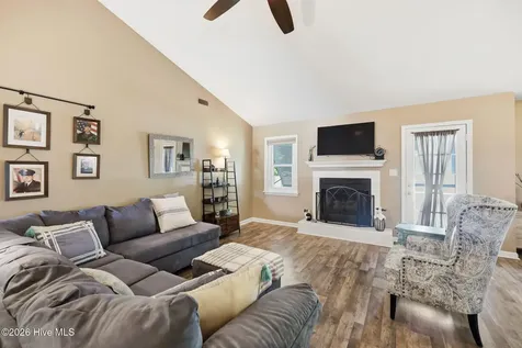2916 Mandy Lane Morehead City NC 28557