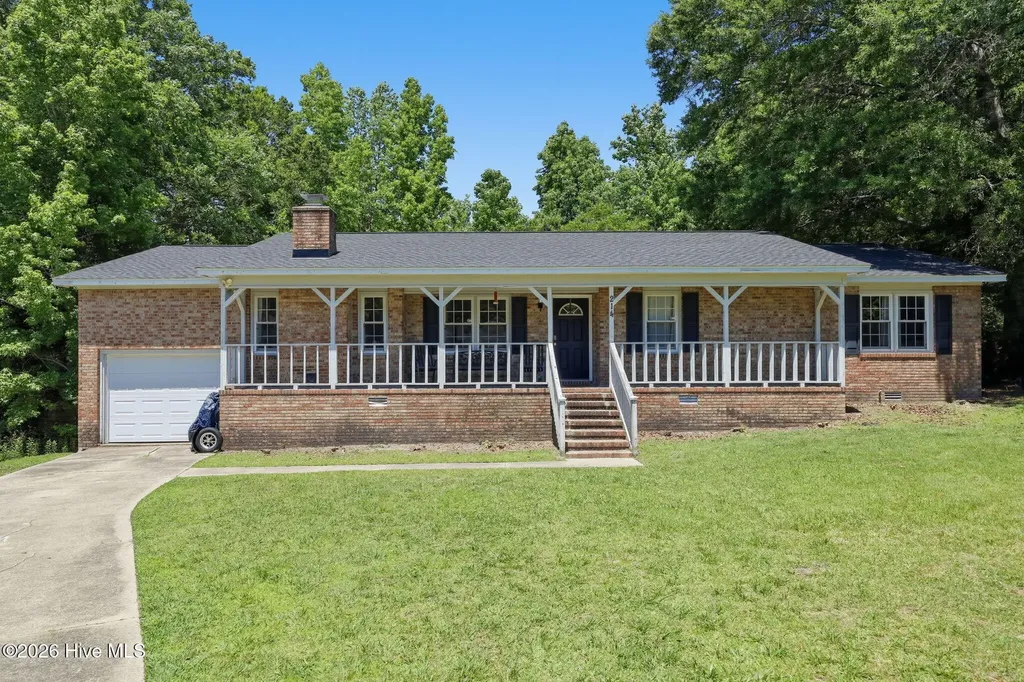 214 Carolina Drive Jacksonville NC 28546