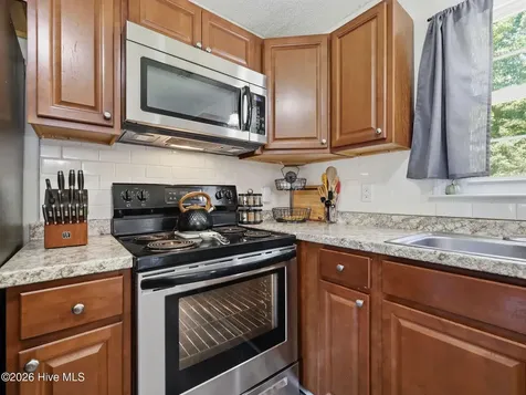 214 Carolina Drive Jacksonville NC 28546