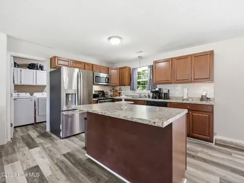 214 Carolina Drive Jacksonville NC 28546