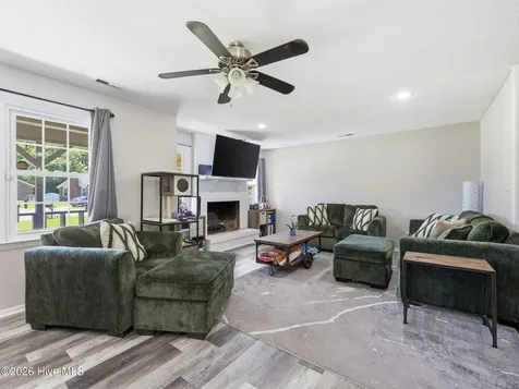 214 Carolina Drive Jacksonville NC 28546