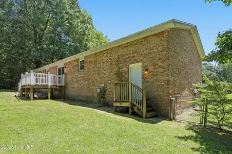 214 Carolina Drive Jacksonville NC 28546
