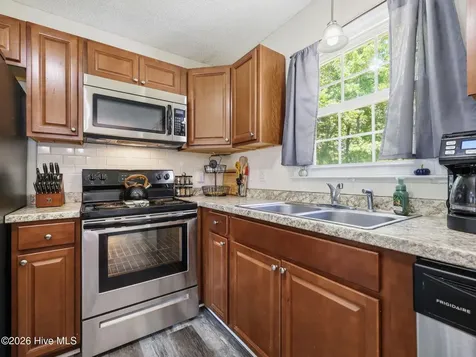 214 Carolina Drive Jacksonville NC 28546