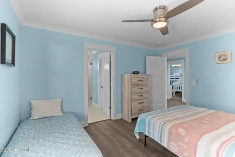 4321 E Beach Drive Oak Island NC 28465