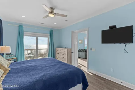 4321 E Beach Drive Oak Island NC 28465