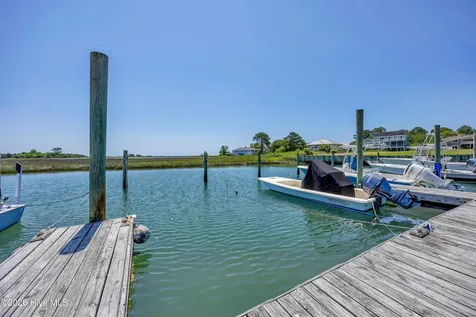 4 Oak Landing Road Wilmington NC 28409