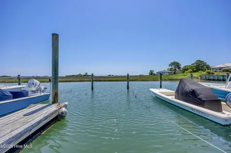 4 Oak Landing Road Wilmington NC 28409