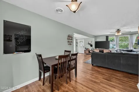 512 Woodhaven Drive Jacksonville NC 28540