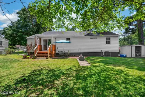 512 Woodhaven Drive Jacksonville NC 28540