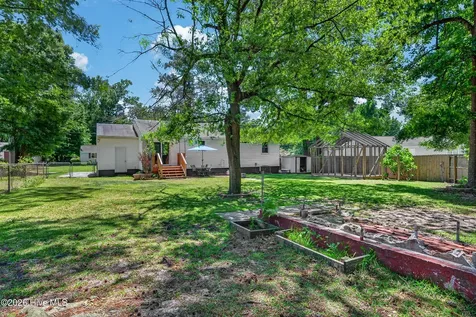 512 Woodhaven Drive Jacksonville NC 28540