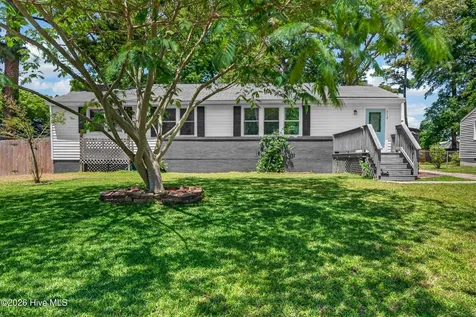 512 Woodhaven Drive Jacksonville NC 28540
