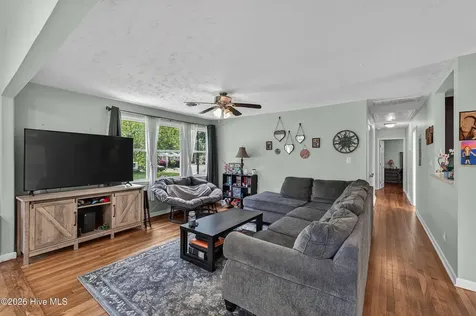512 Woodhaven Drive Jacksonville NC 28540