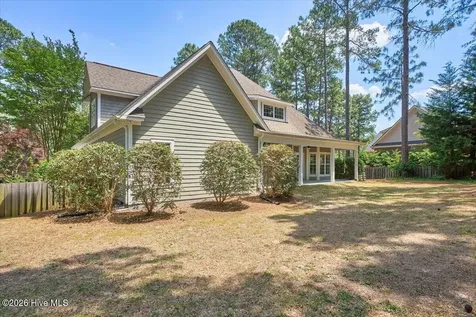 10 Banning Drive Whispering Pines NC 28327