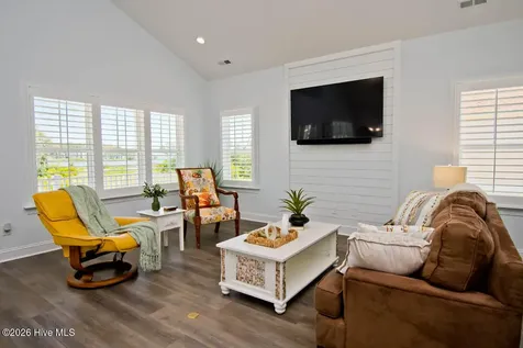 1307 Barnacle Lane Morehead City NC 28557