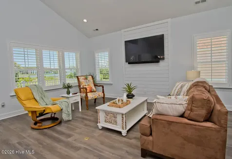 1307 Barnacle Lane Morehead City NC 28557