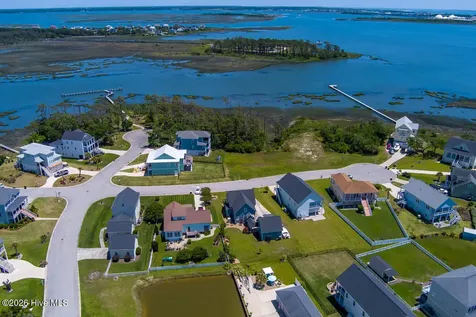 1307 Barnacle Lane Morehead City NC 28557