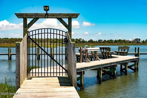 1307 Barnacle Lane Morehead City NC 28557
