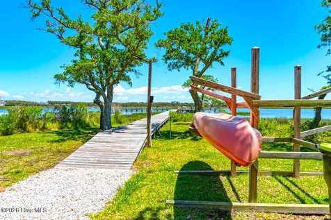 1307 Barnacle Lane Morehead City NC 28557