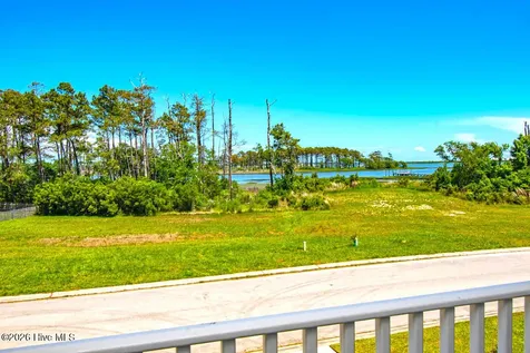 1307 Barnacle Lane Morehead City NC 28557